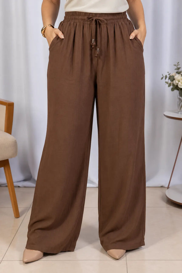 Calça Pantalona em Algodão Rústico com Aplique na Amarração Josefina Marrom