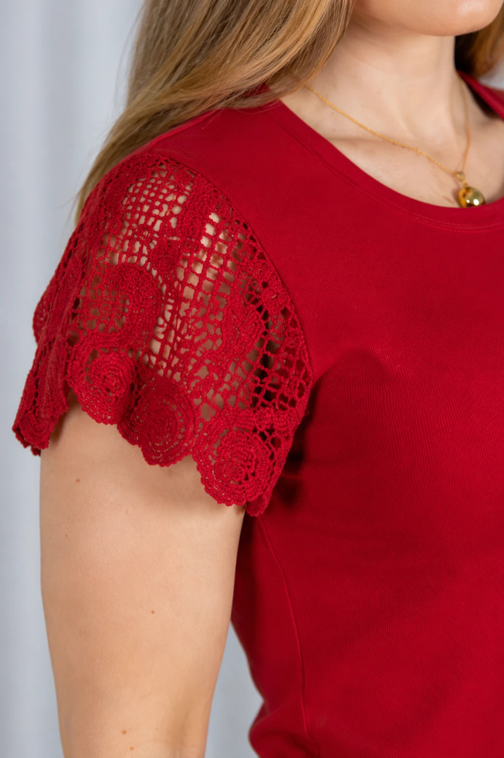 Blusa Cotton Lycra com Detalhe em Crochê Lidia Vermelha