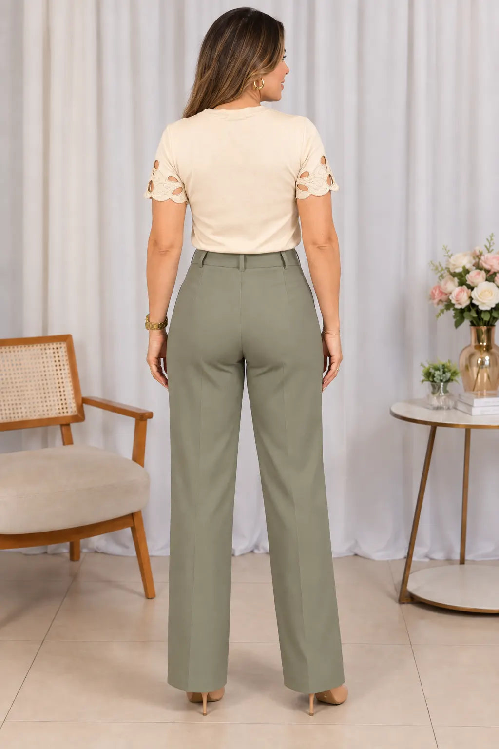 Blusa Confortável em Cotton Lycra com Bordados e Manga Vazada Ligia Creme