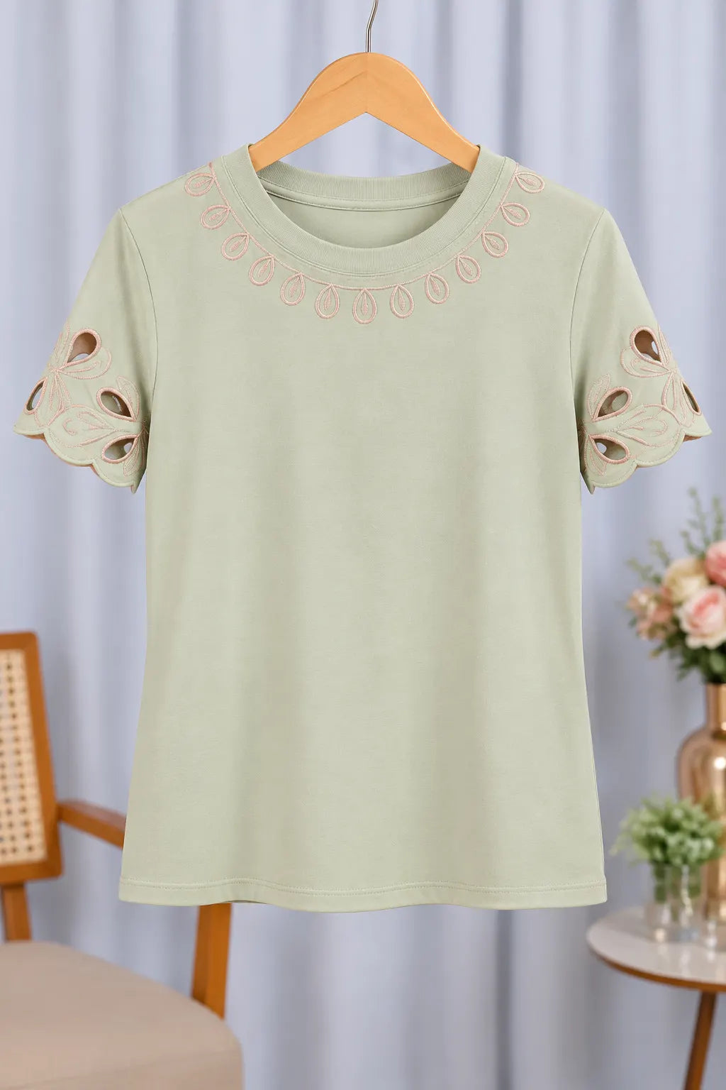 Blusa Confortável em Cotton Lycra com Bordados e Manga Vazada Ligia Verde