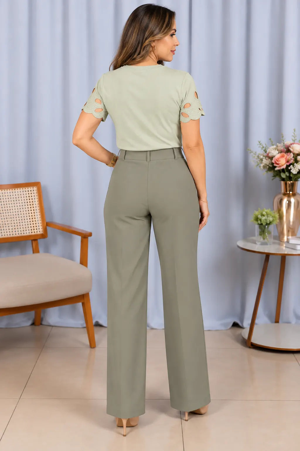 Blusa Confortável em Cotton Lycra com Bordados e Manga Vazada Ligia Verde