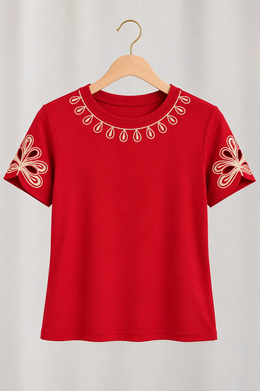 Blusa Confortável em Cotton Lycra com Bordados e Manga Vazada Ligia Vermelha