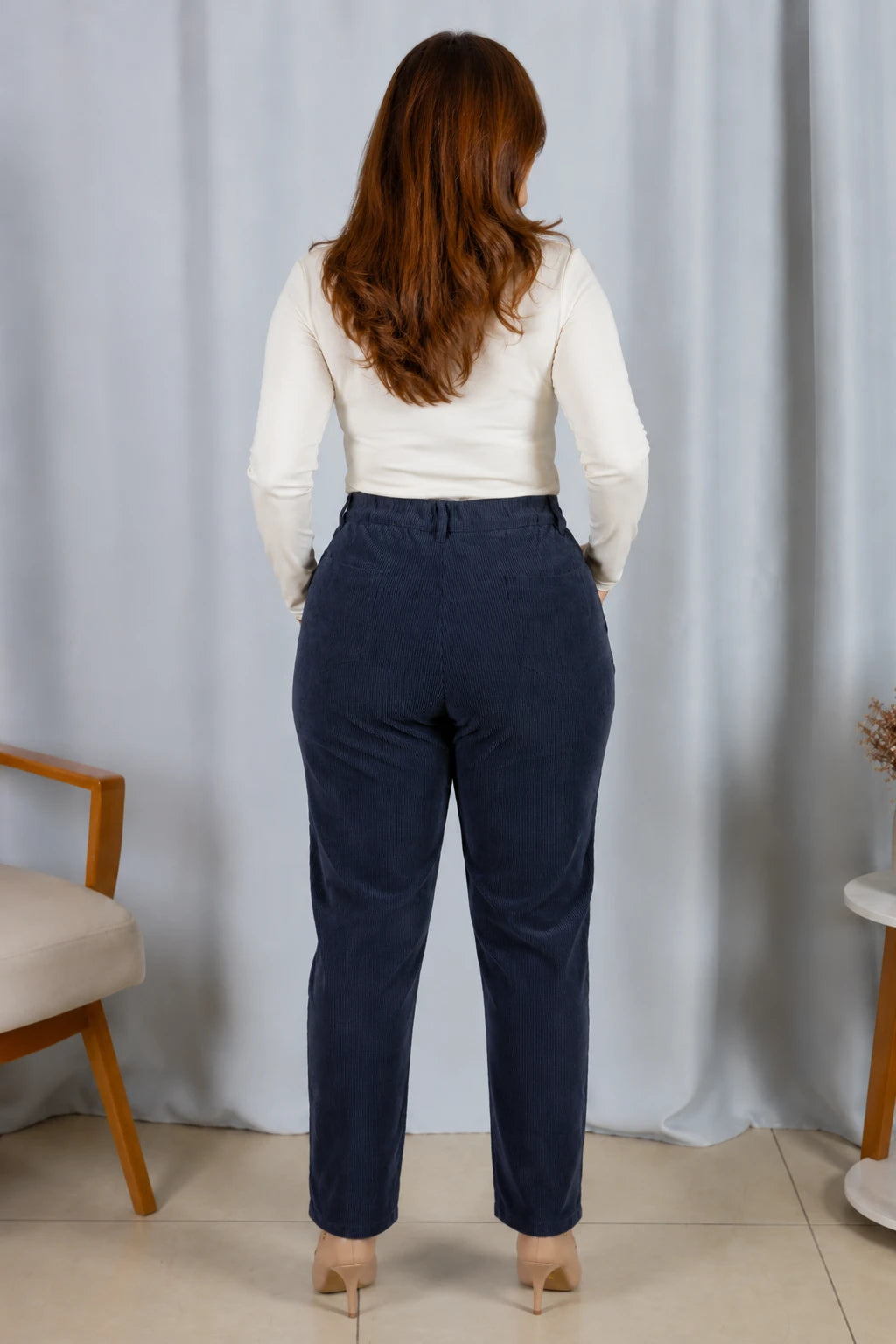 Calça Cotelê Corte Reto Lupita Azul Marinho