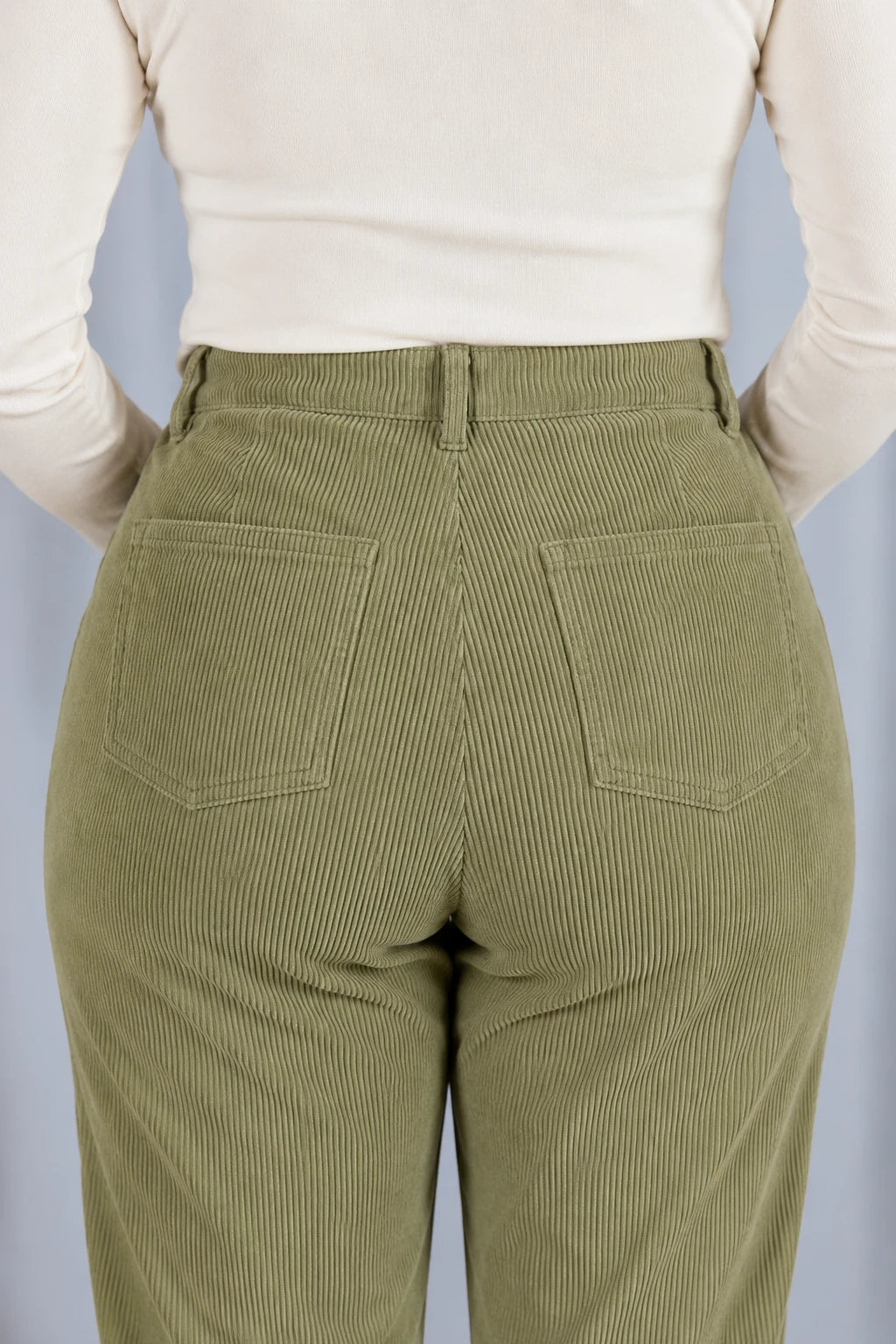 Calça Cotelê Corte Reto Lupita Verde