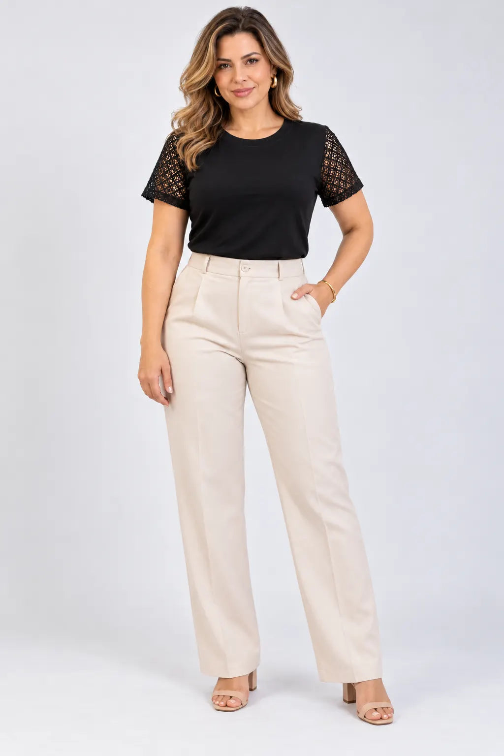 Blusa em Cotton Lycra com Manga em Renda Efeito Crochê Madalena Preta