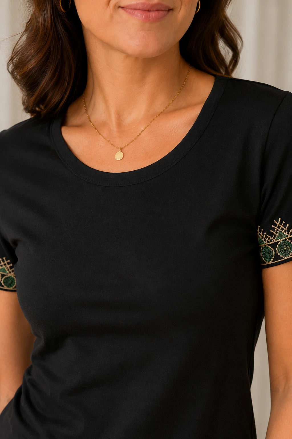 Blusa Cotton Lycra com Bordado Delicado Mariana Preta