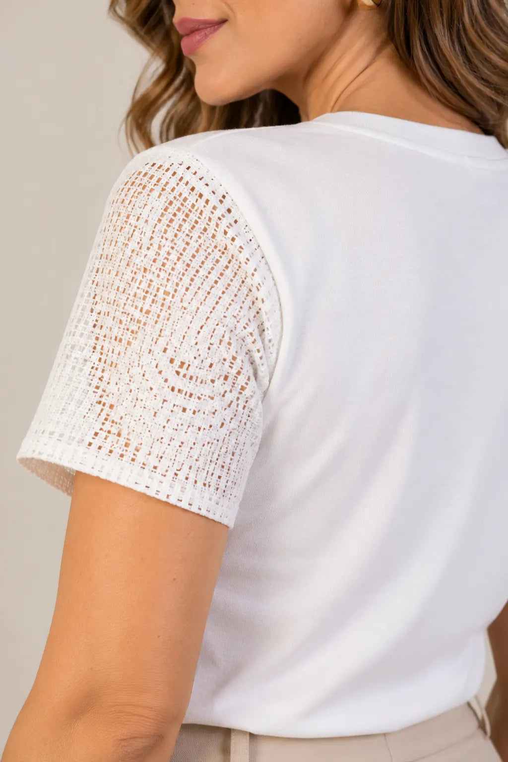 Blusa em Cotton Lycra com Manga Trabalhada em Renda Naiara Branca