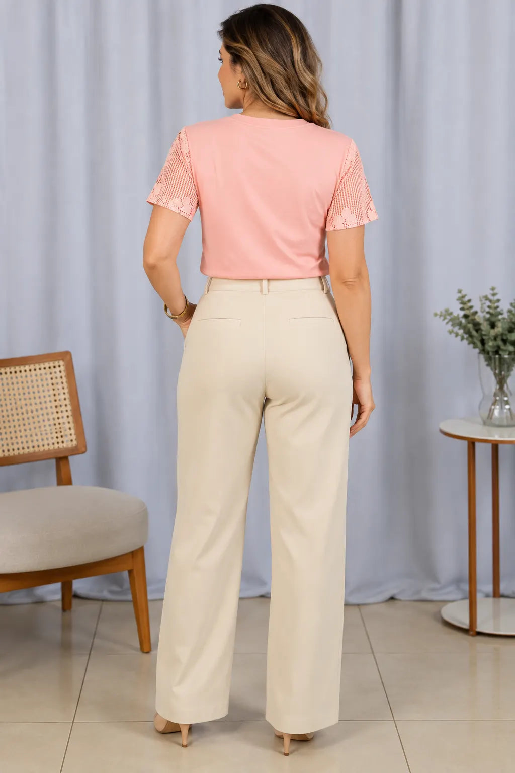 Blusa em Cotton Lycra com Manga Trabalhada em Renda Naiara Rosa