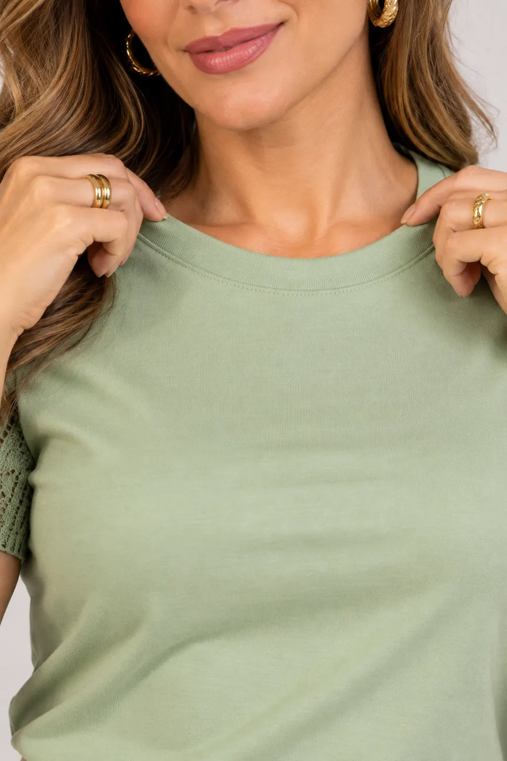 Blusa em Cotton Lycra com Manga Trabalhada em Renda Naiara Verde