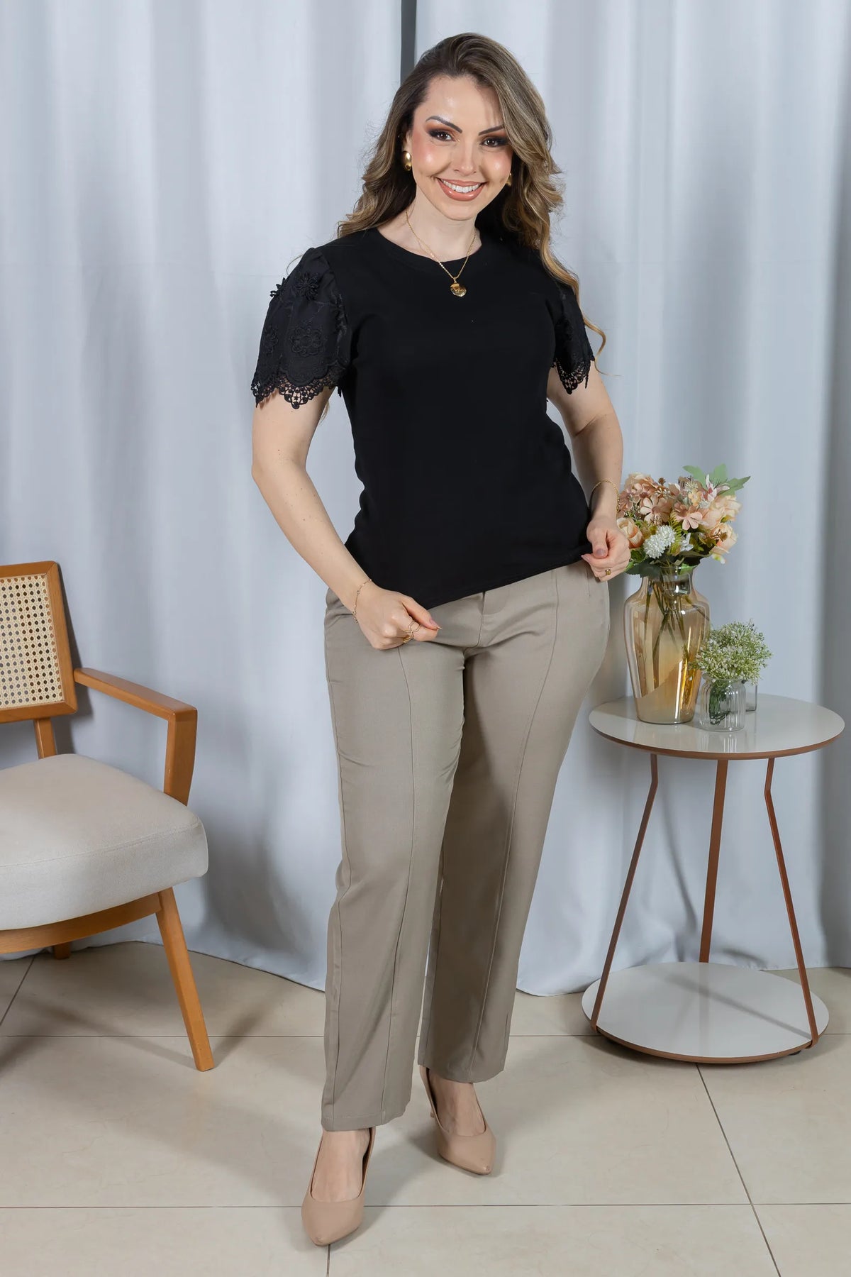Blusa Cotton Lycra com Manga Delicada Aline Preta