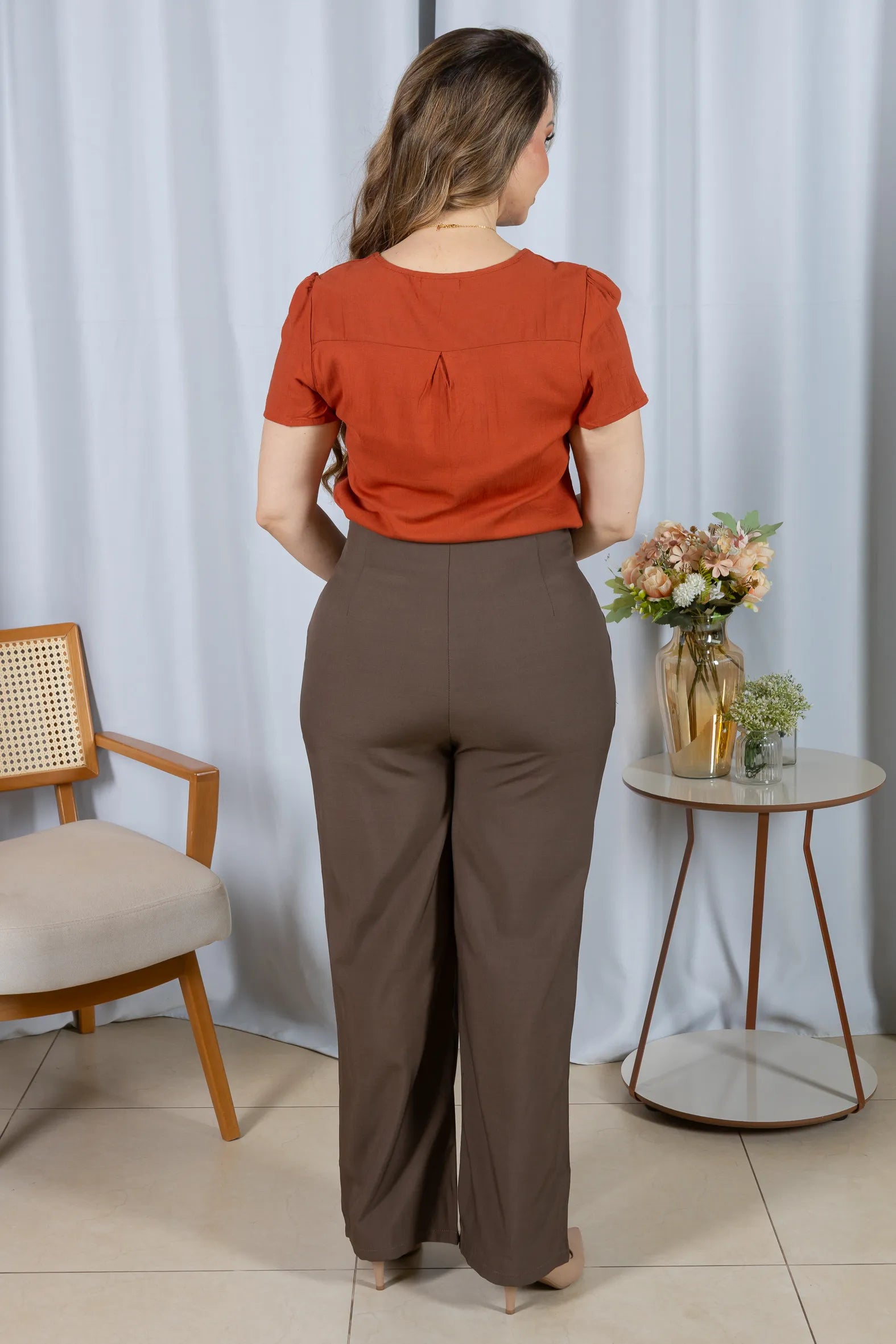 Calça Corte Reto Cós Alto Luciana Marrom Oliva
