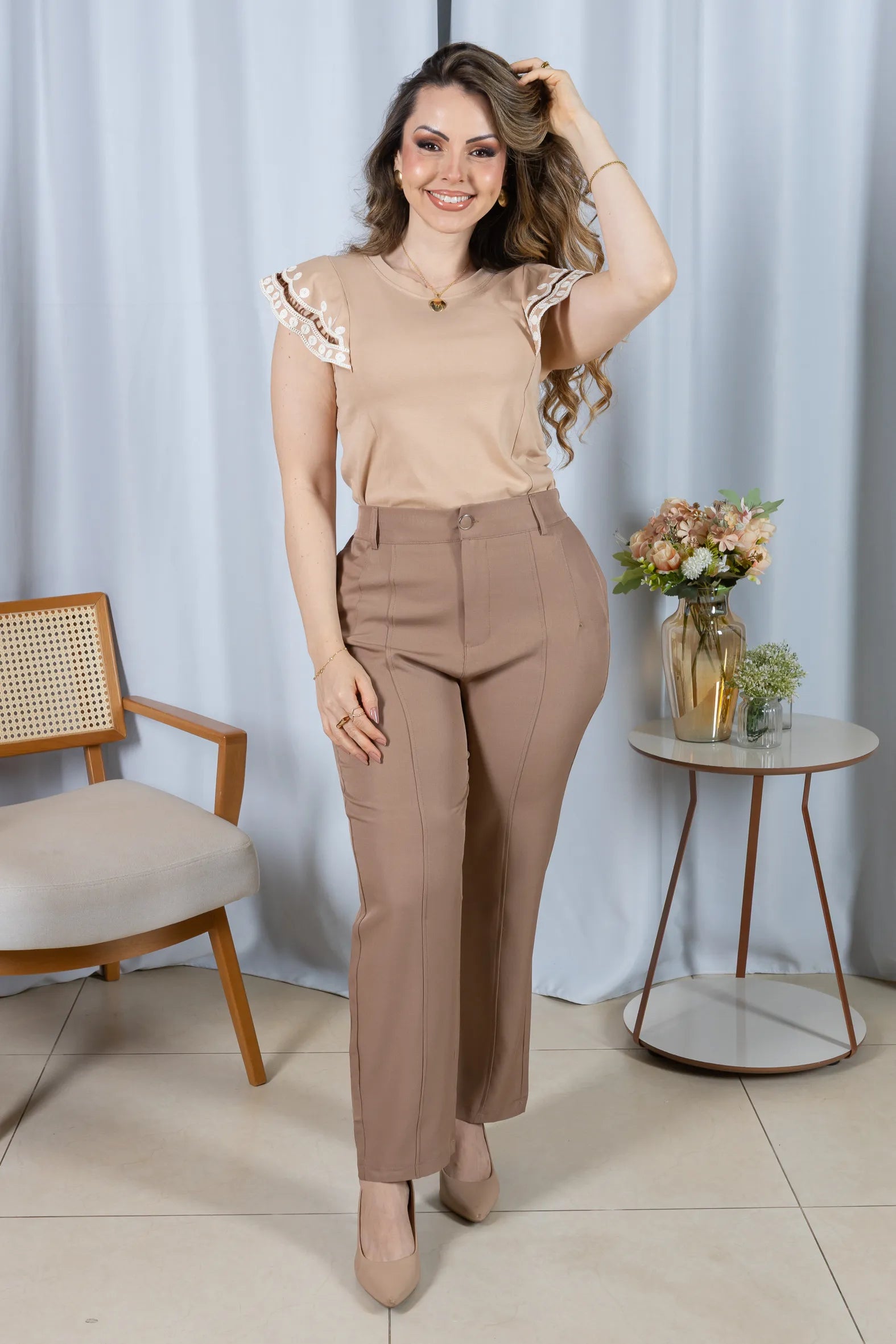 Blusa Cotton Lycra Muscle com Bordado Delicado Laís Bege