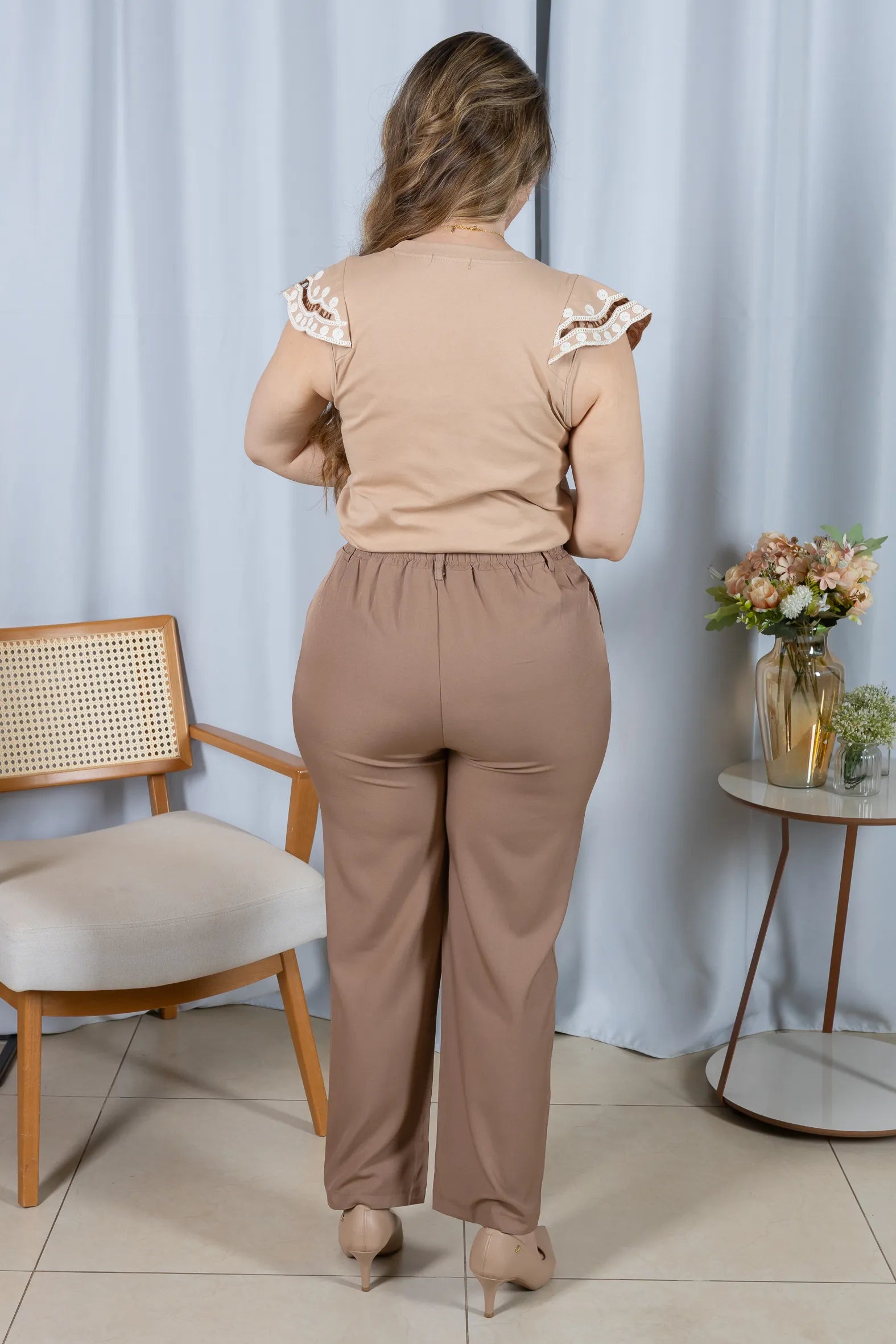 Blusa Cotton Lycra Muscle com Bordado Delicado Laís Bege