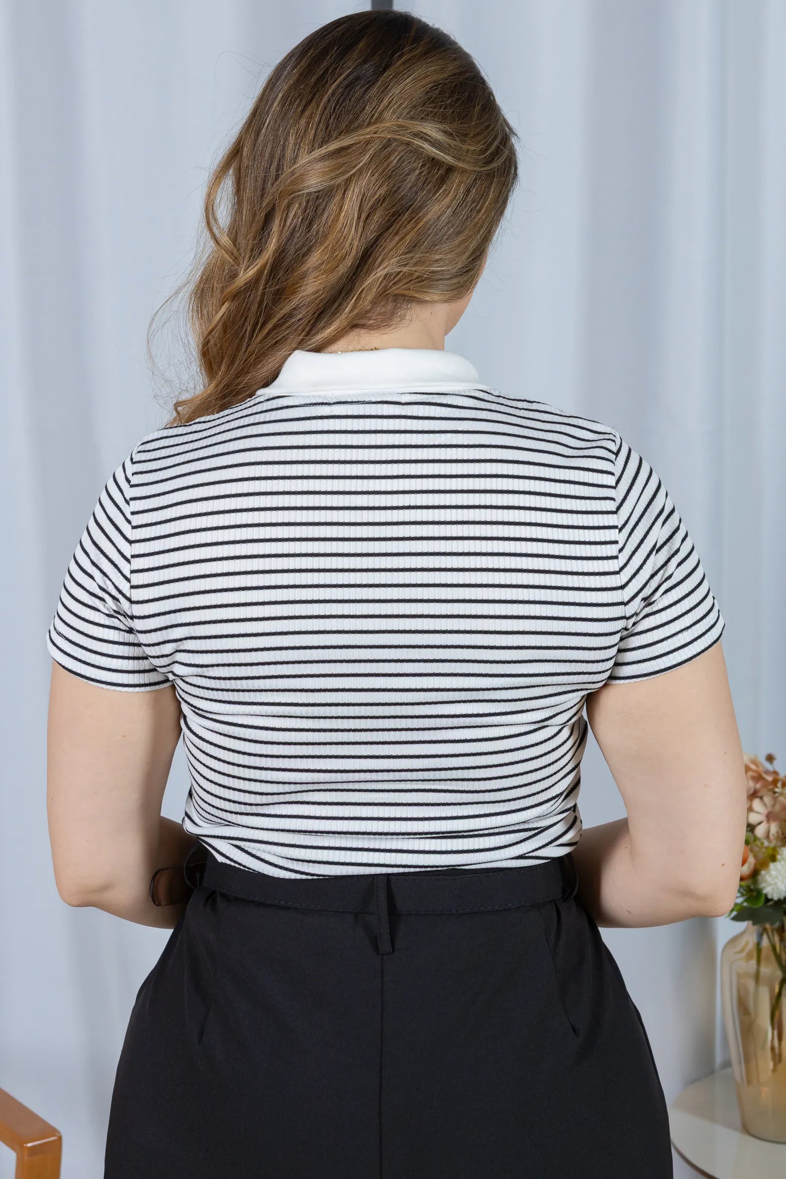 Blusa Modal Listrada com Gola Camisa Melinda Branca