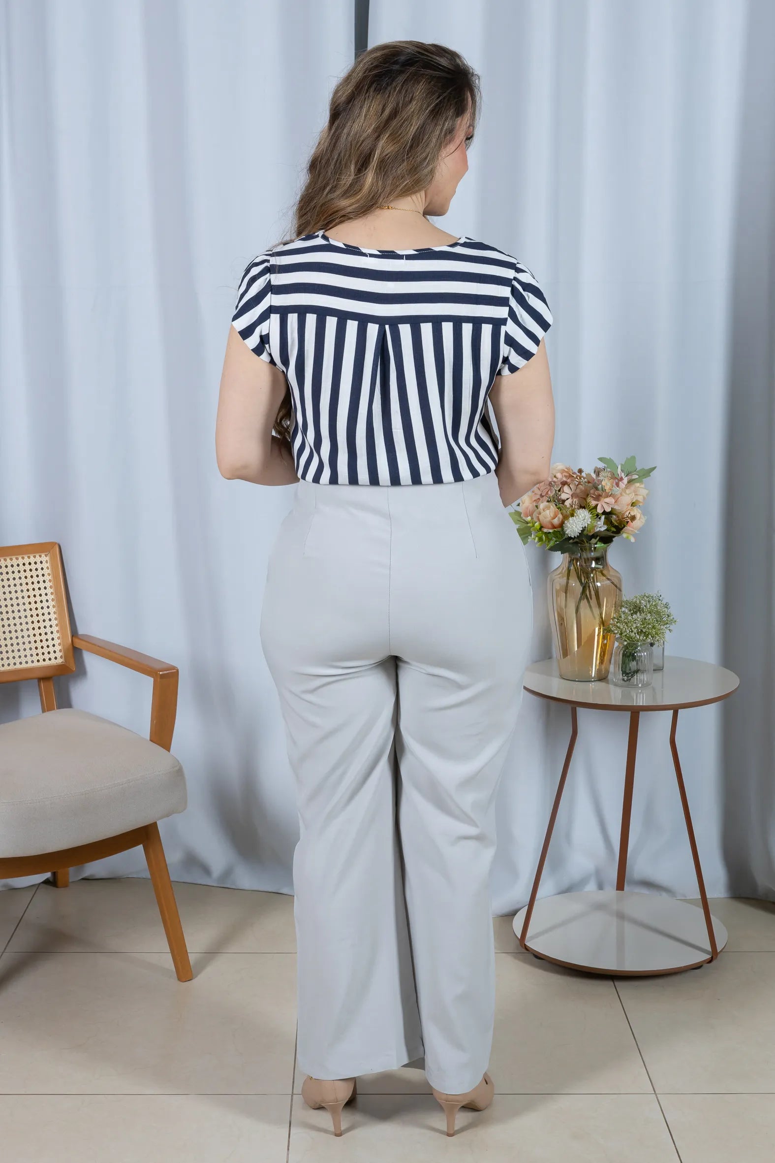 Blusa Transpassada em Visco Rustic Listrada Adriana Azul Marinho