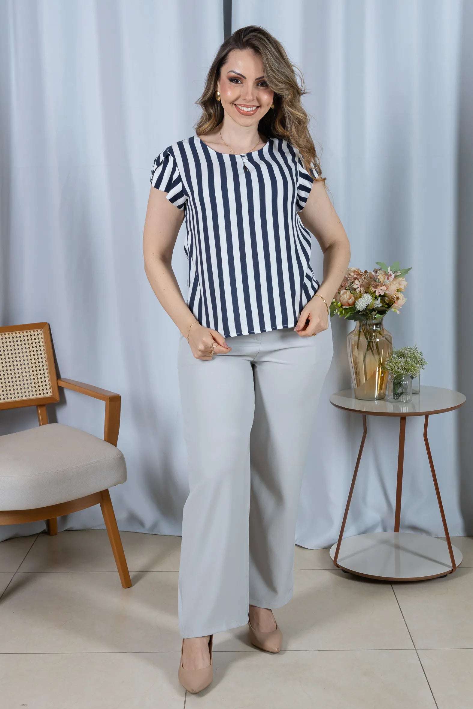 Blusa Transpassada em Visco Rustic Listrada Adriana Azul Marinho