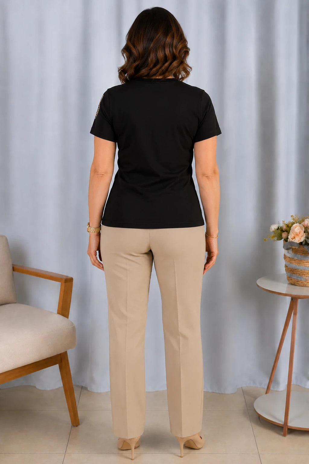 Blusa Cotton Lycra com Bordado Delicado Sabrina Preta