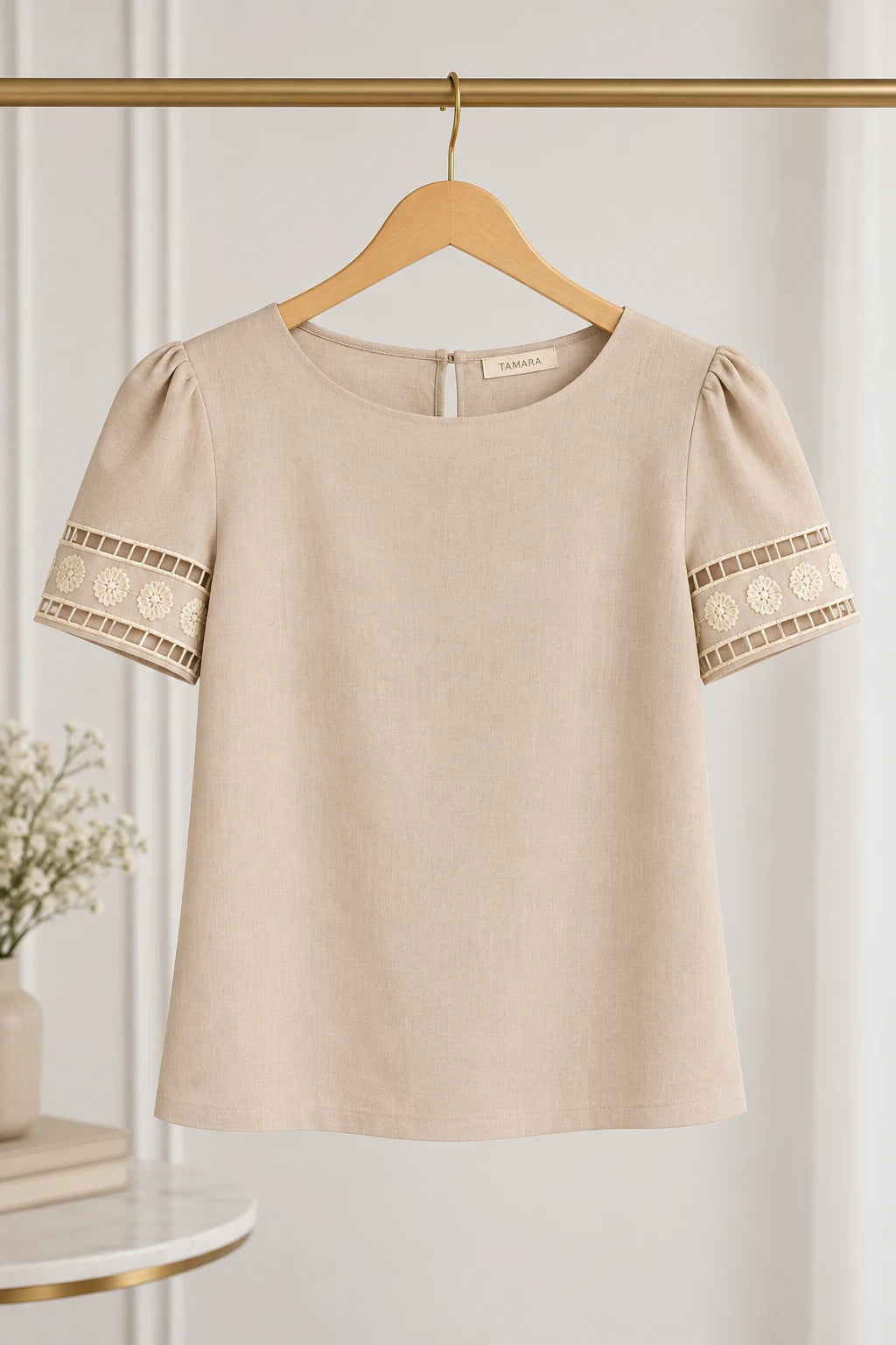 Blusa Manga Curta Em Viscose Bordado Entremeio Tamara Bege