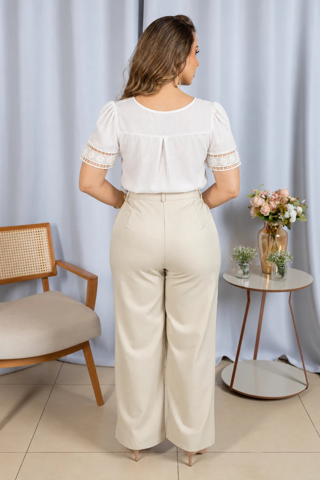 Blusa Manga Curta Em Viscose Bordado Entremeio Tamara Branca