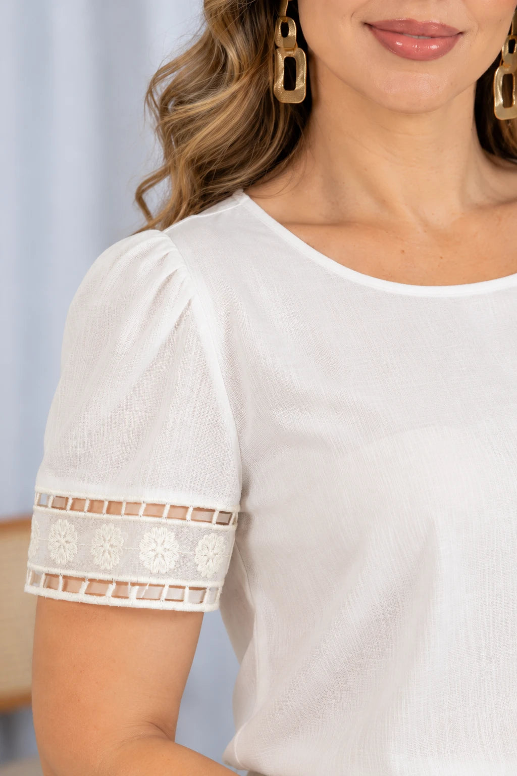 Blusa Manga Curta Em Viscose Bordado Entremeio Tamara Branca