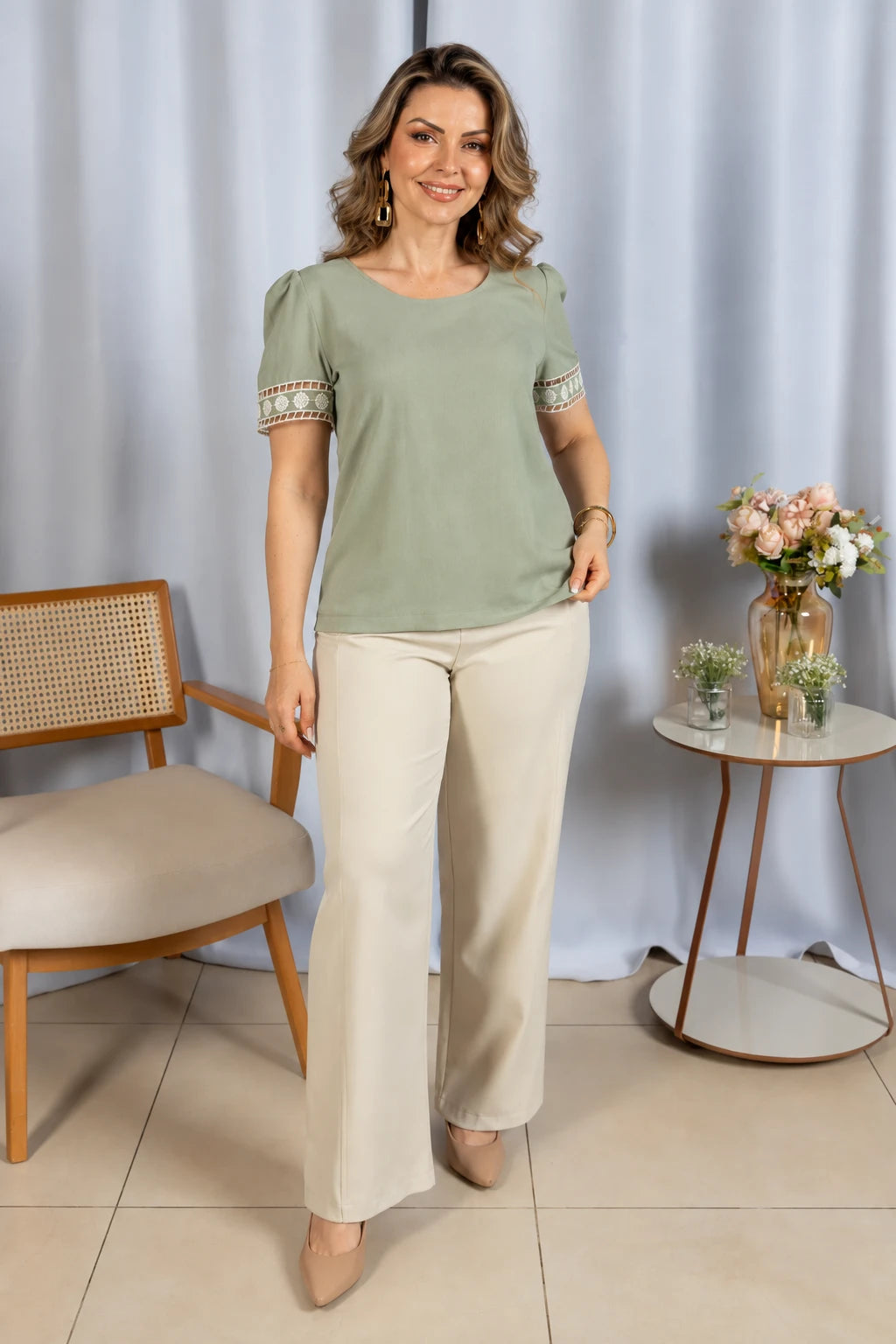 Blusa Manga Curta Em Viscose Bordado Entremeio Tamara Verde
