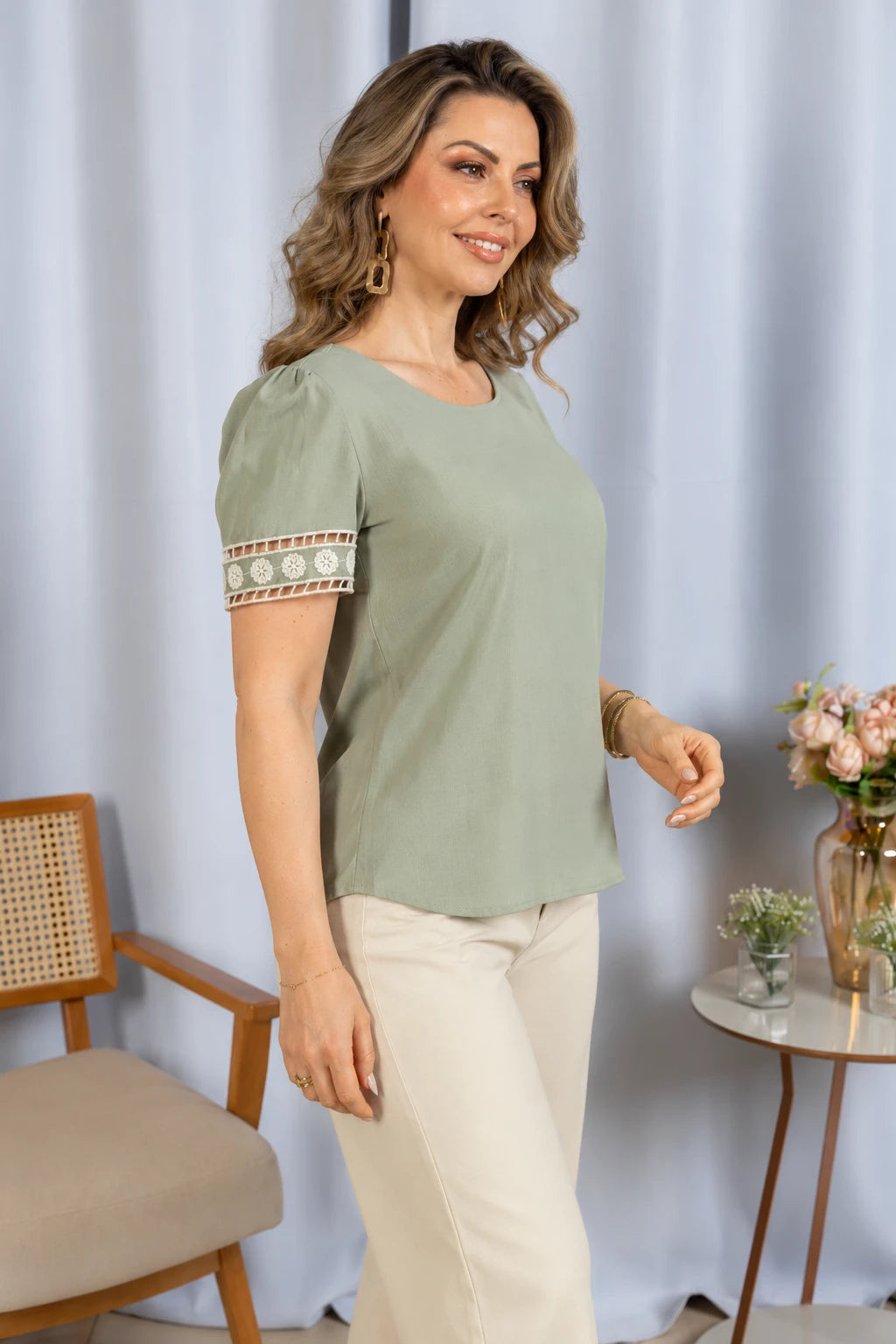 Blusa Manga Curta Em Viscose Bordado Entremeio Tamara Verde