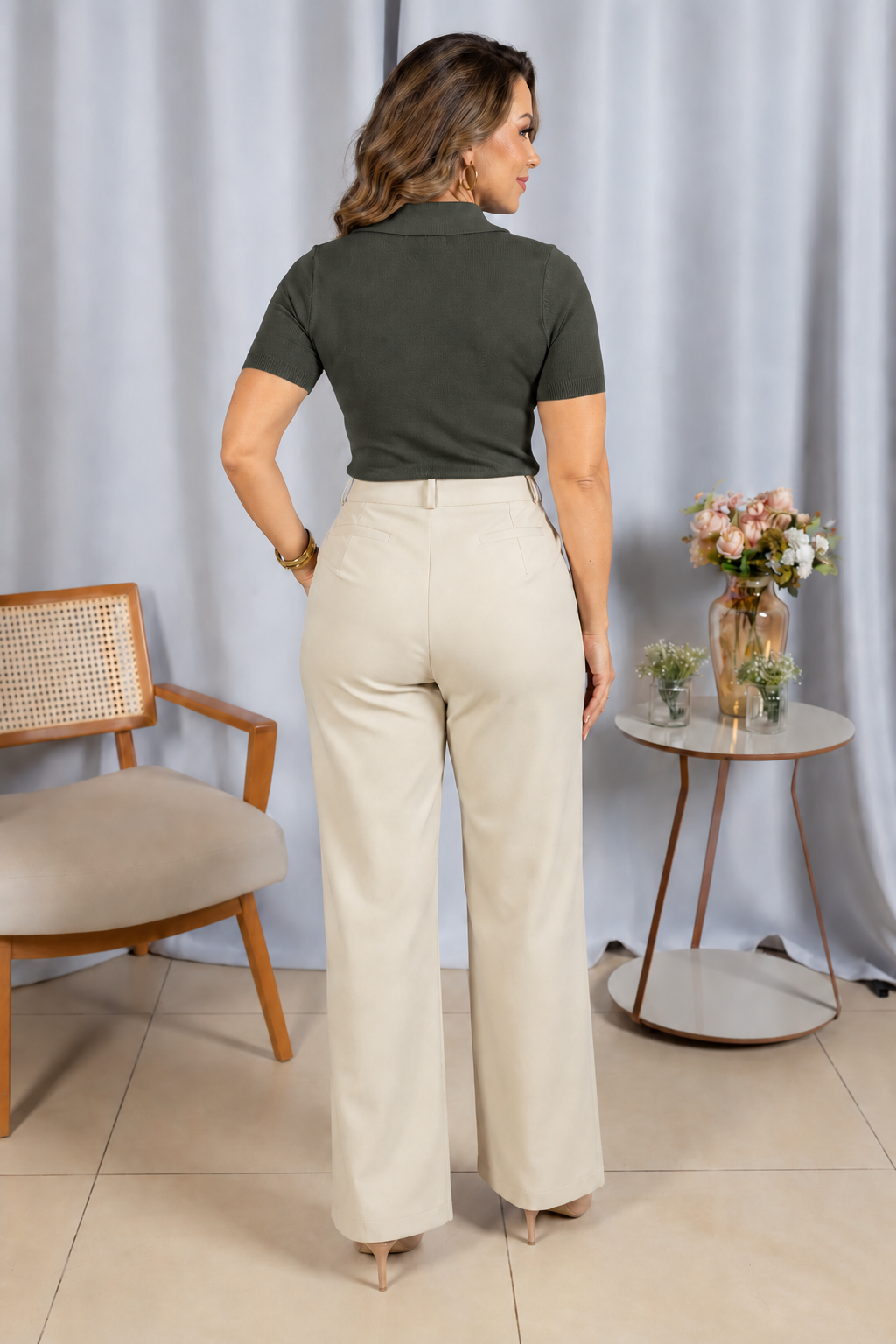 Blusa em Modal Gola Camisa com Aplicação de Strass Tamires Verde